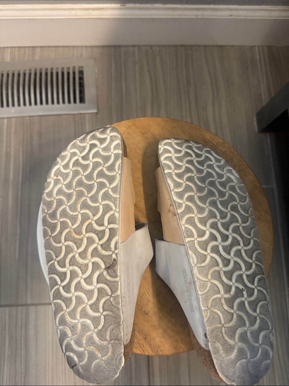 Birkenstock sandals size 40. Leather and suede in navy, sea foam and beige. - Picture 4 of 6